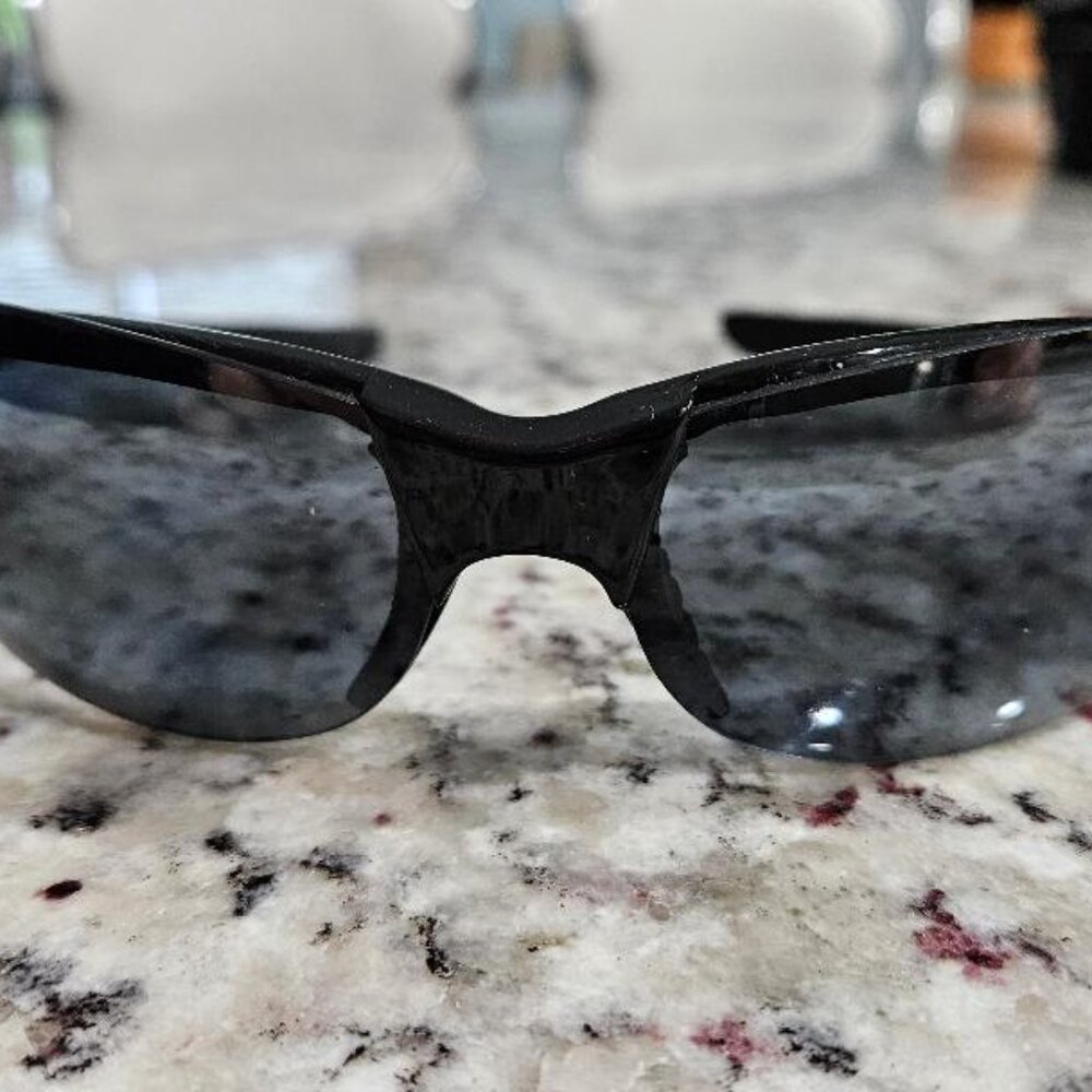 Maui Jim - PIPELINE !!  (VERY RARE AND IN MINT CONDITION)